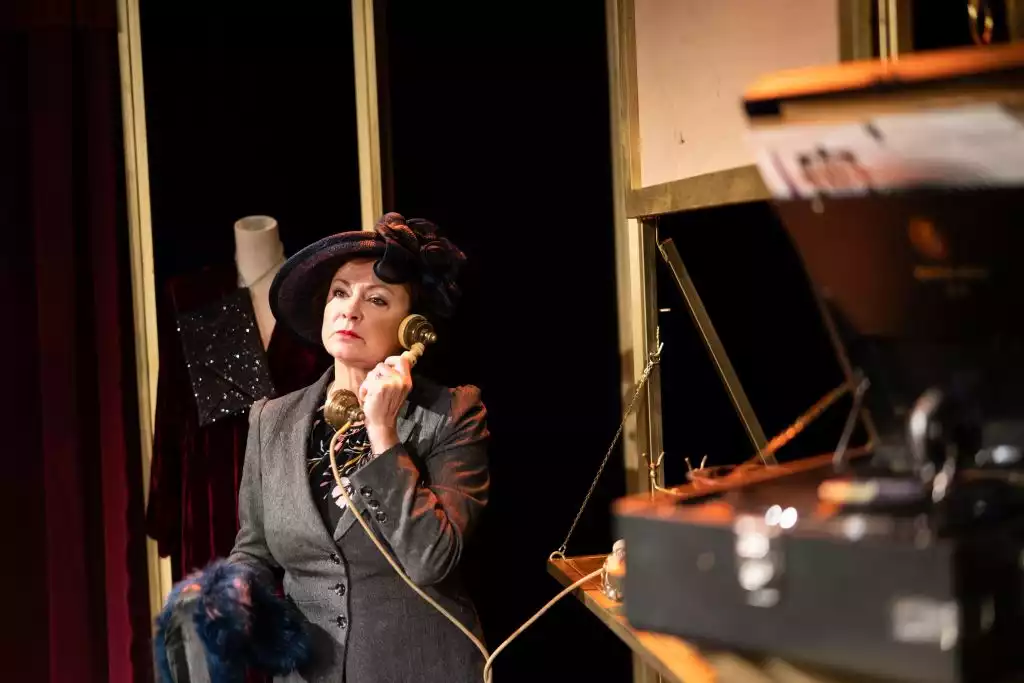 Herečka - preview image